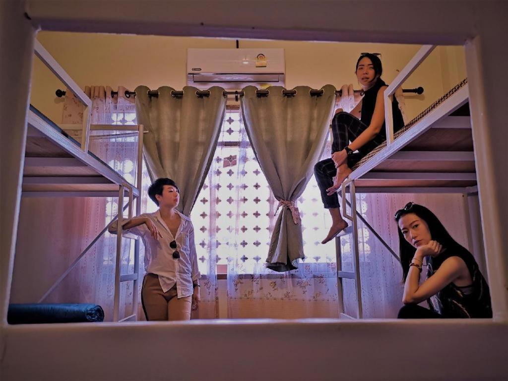 Oldie And Sleepy Hostel Udonthani Kültér fotó