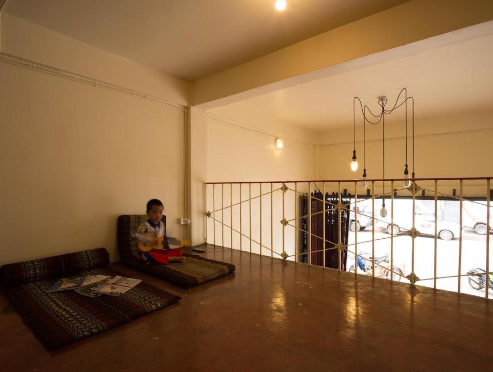 Oldie And Sleepy Hostel Udonthani Kültér fotó
